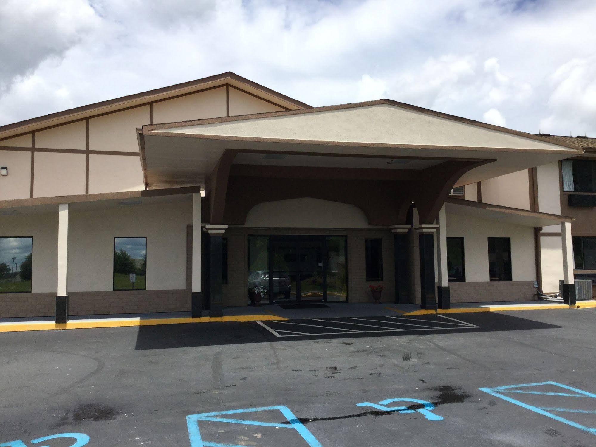 Super 8 By Wyndham Waycross Ga Motel Buitenkant foto
