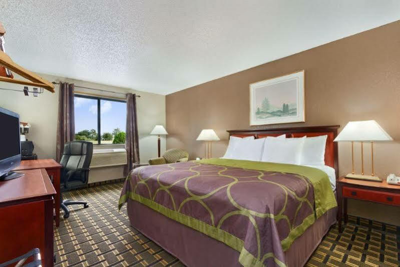 Super 8 By Wyndham Waycross Ga Motel Buitenkant foto